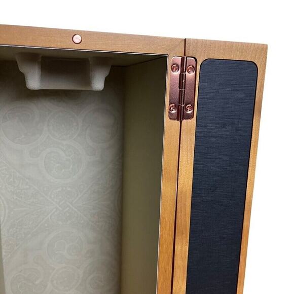 Midleton Very Rare 2022 Wood Irish Whiskey Display Box Empty Collectors Man Cave - Picture 6 of 10